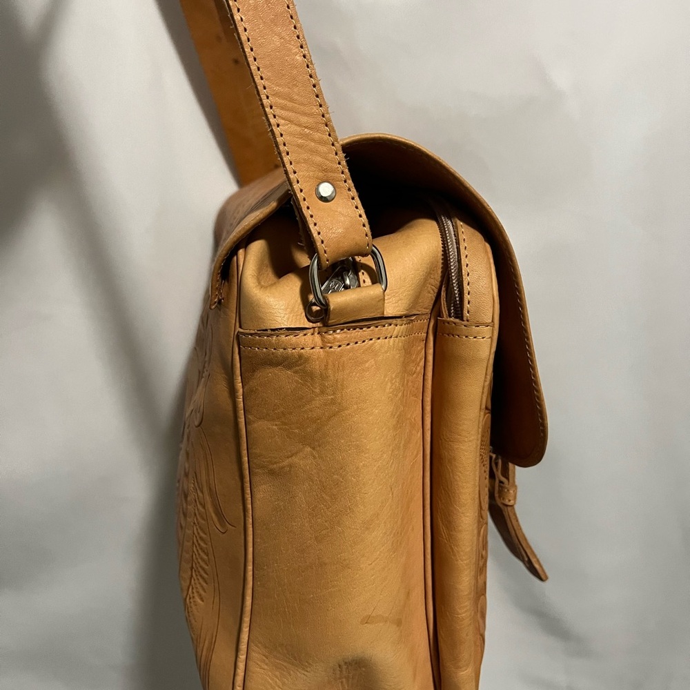 Sergios Collection Embossed Shoulder Bag - Picture 10 of 14